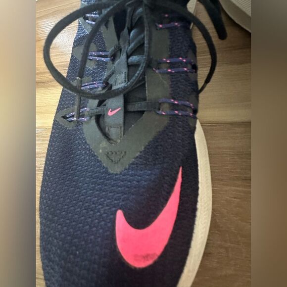 Nike Quest Running Sneaker 10 Woman’s - Picture 5 of 7